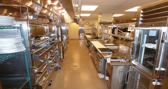 Cincinnati Horseshoe Casino kitchen line